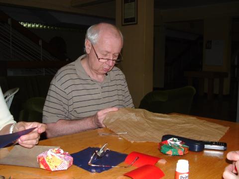 Somos Endre tesszalációt készít Somos Endre tesszalációt készít