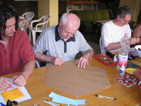 Somos Endre tesszalációt készít