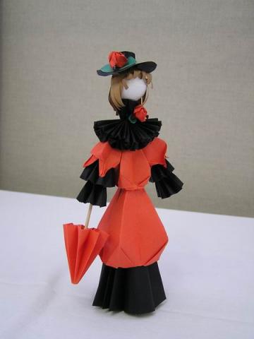 Ácsné Dóczi Éva: Baba kusudama elemből