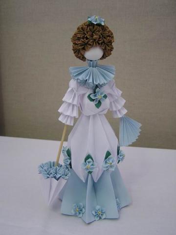 Ácsné Dóczi Éva: Baba kusudama elemből