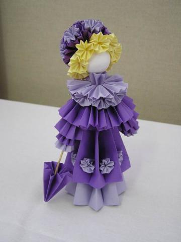 Ácsné Dóczi Éva: Baba kusudama elemből