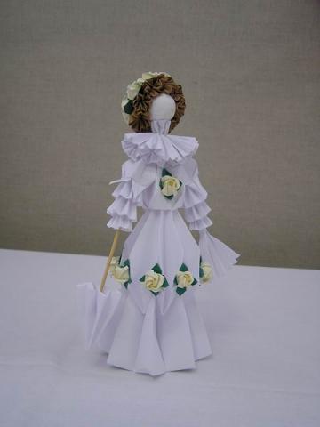 Ácsné Dóczi Éva: Baba kusudama elemből