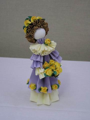 Ácsné Dóczi Éva: Baba kusudama elemből