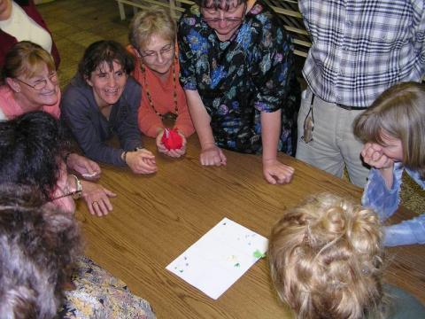 Origami verseny - Melyik madár kisebb?