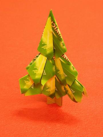 Fenyőfa teatasakból