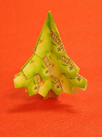 Fenyőfa teatasakból