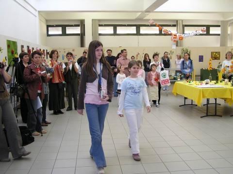 Stefán Dóra Fekete Réka átveszik a III díjat